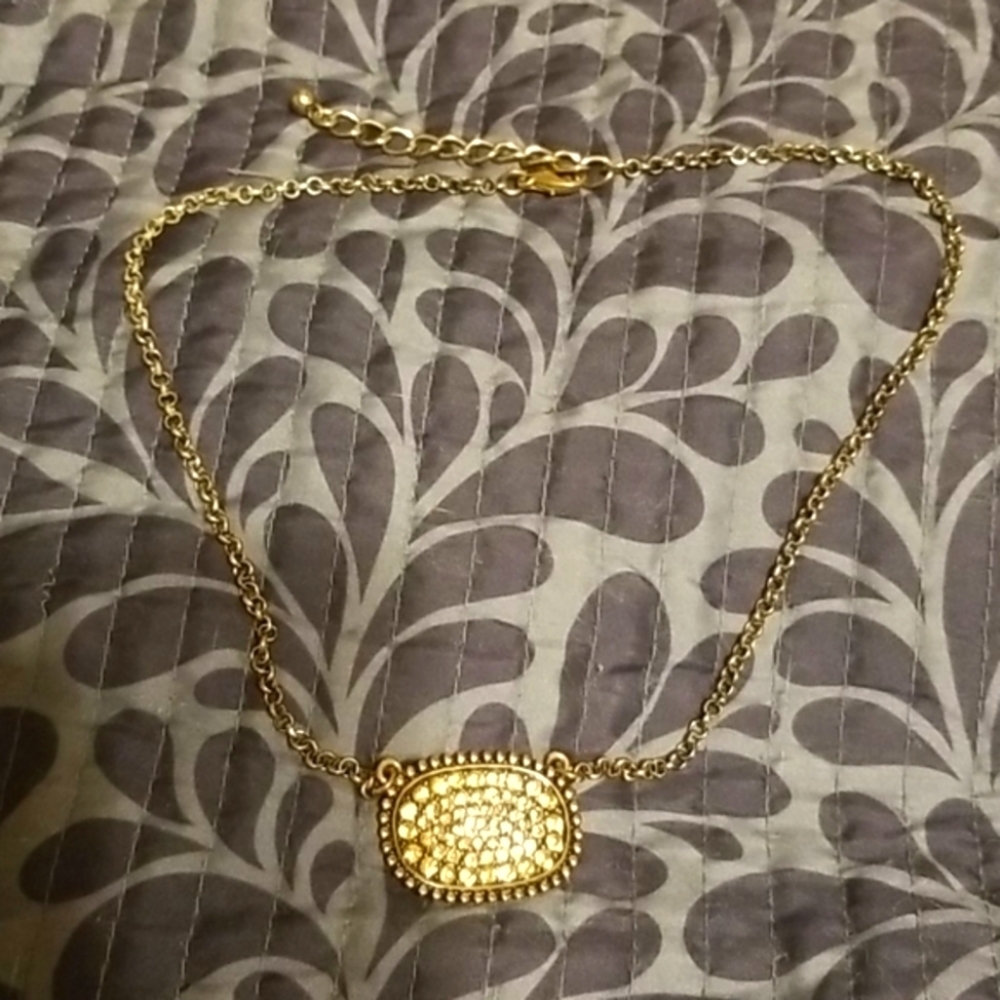 Pendent‎ necklace